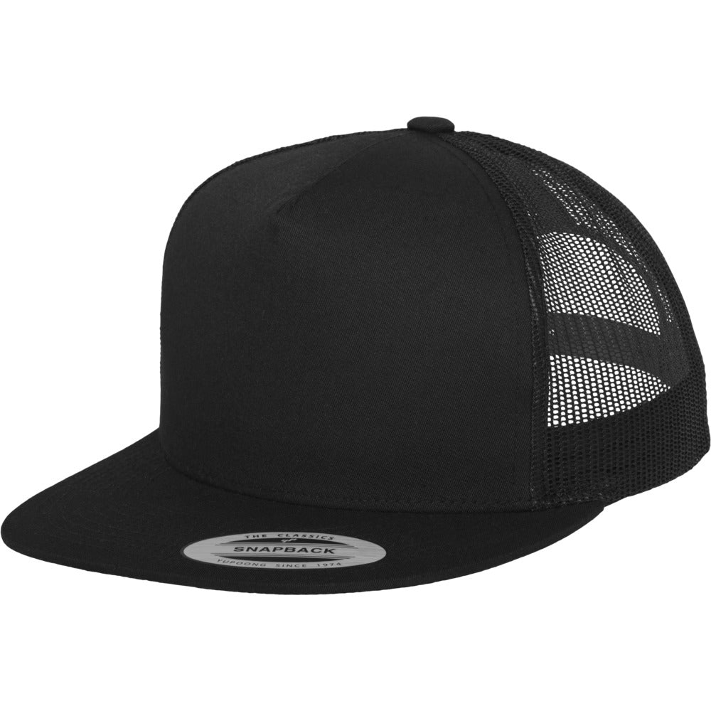 Yupoong - Flat Visor Trucker Cap - Black - capstore.dk