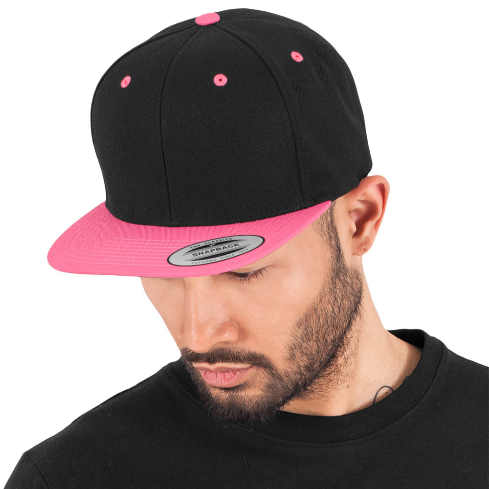 Yupoong - Snapback - Black/Neon Pink - capstore.dk