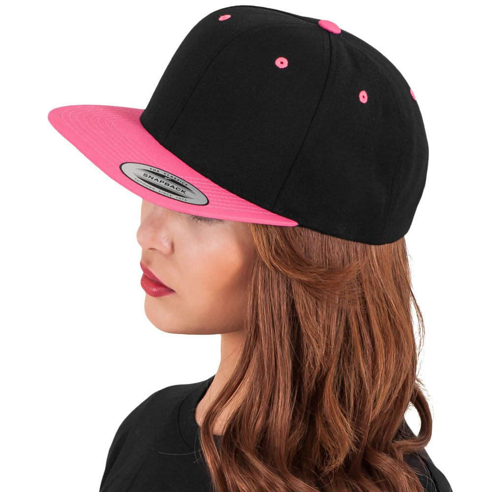 Yupoong - Snapback - Black/Neon Pink - capstore.dk